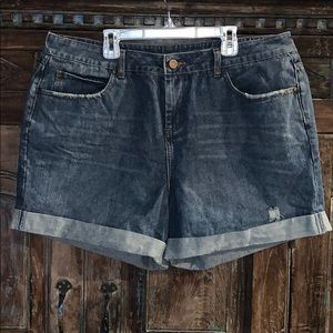 ASOS Curve cuffed shorts